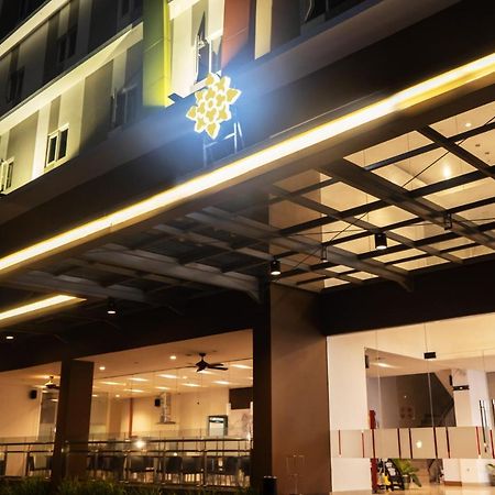 Lynn Hotel סראנג מראה חיצוני תמונה